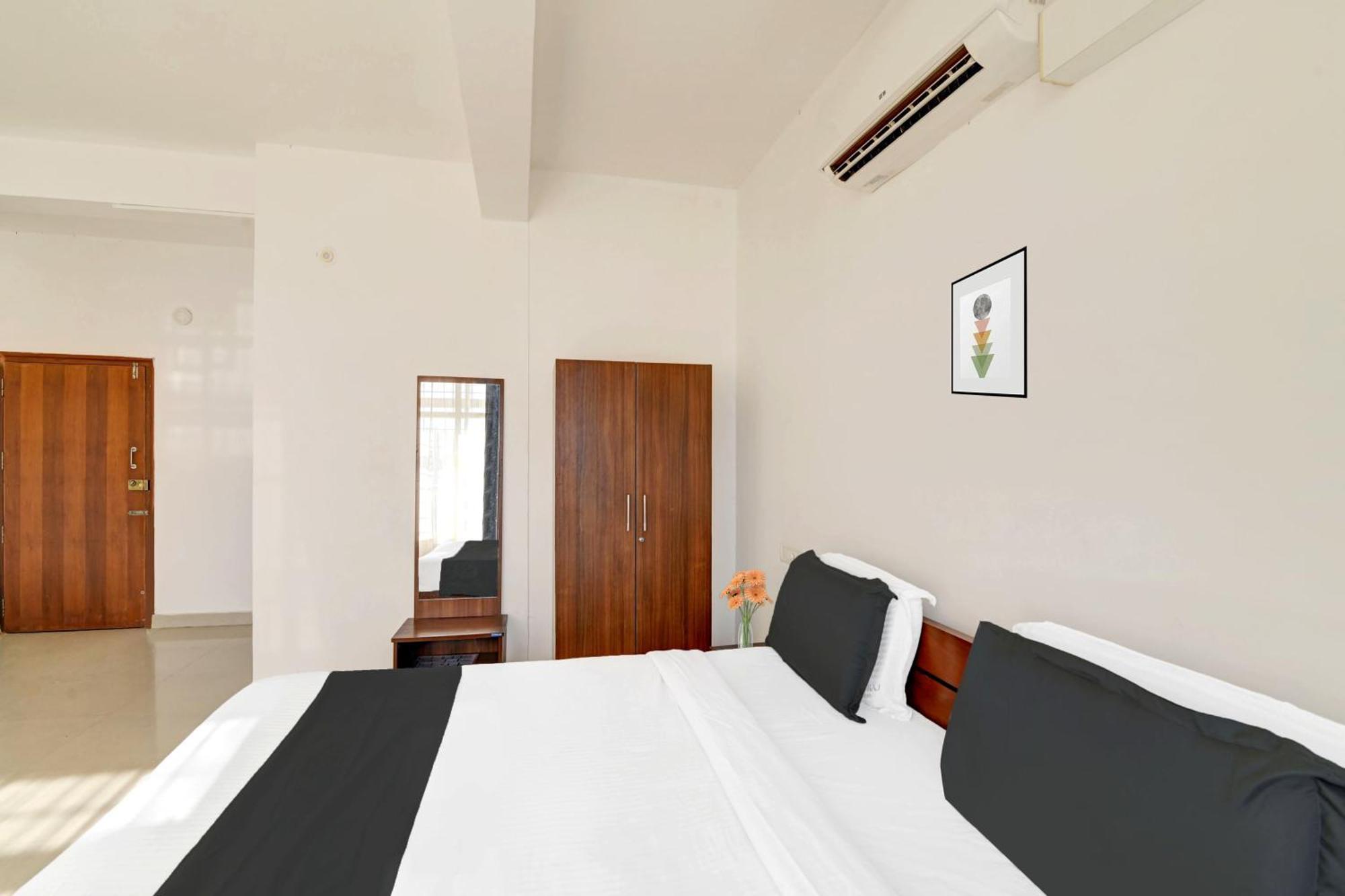 Super Collection O Madikeri City Center Near Ksrtc Bus Stand Coorg Formerly Hotel Ragsys מדיקרי מראה חיצוני תמונה
