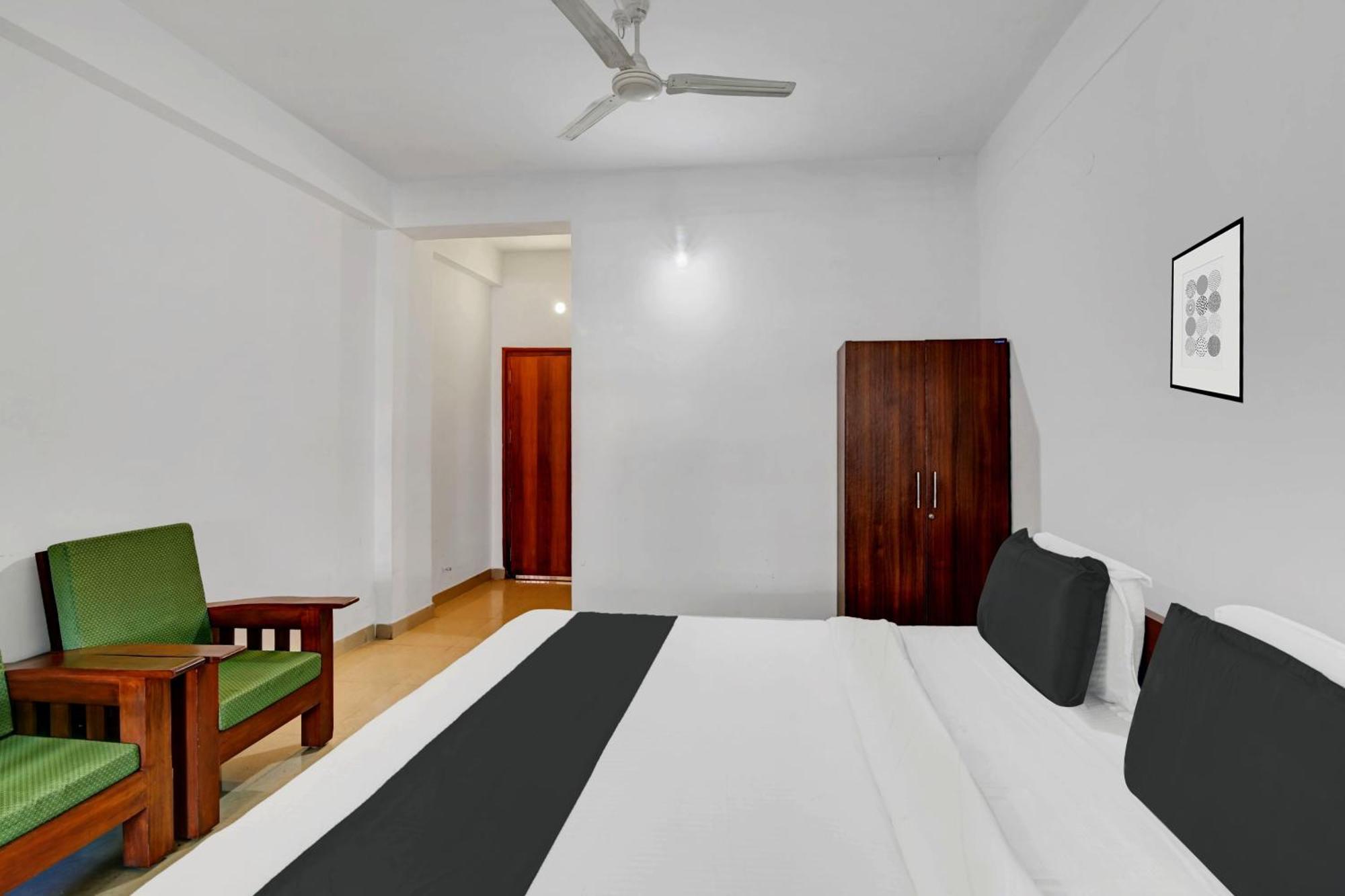 Super Collection O Madikeri City Center Near Ksrtc Bus Stand Coorg Formerly Hotel Ragsys מדיקרי מראה חיצוני תמונה