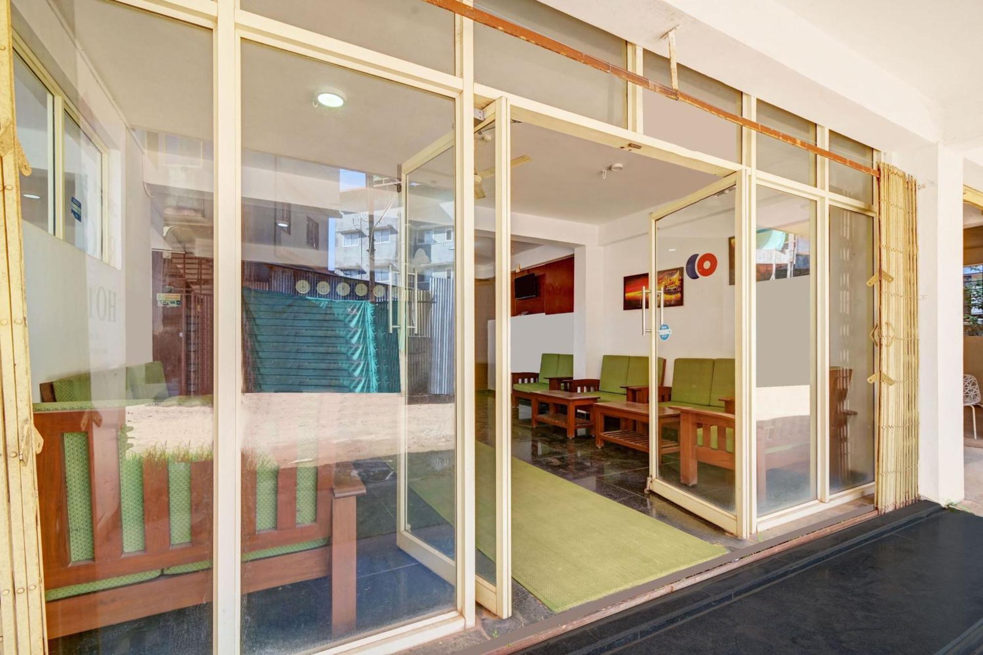Super Collection O Madikeri City Center Near Ksrtc Bus Stand Coorg Formerly Hotel Ragsys מדיקרי מראה חיצוני תמונה
