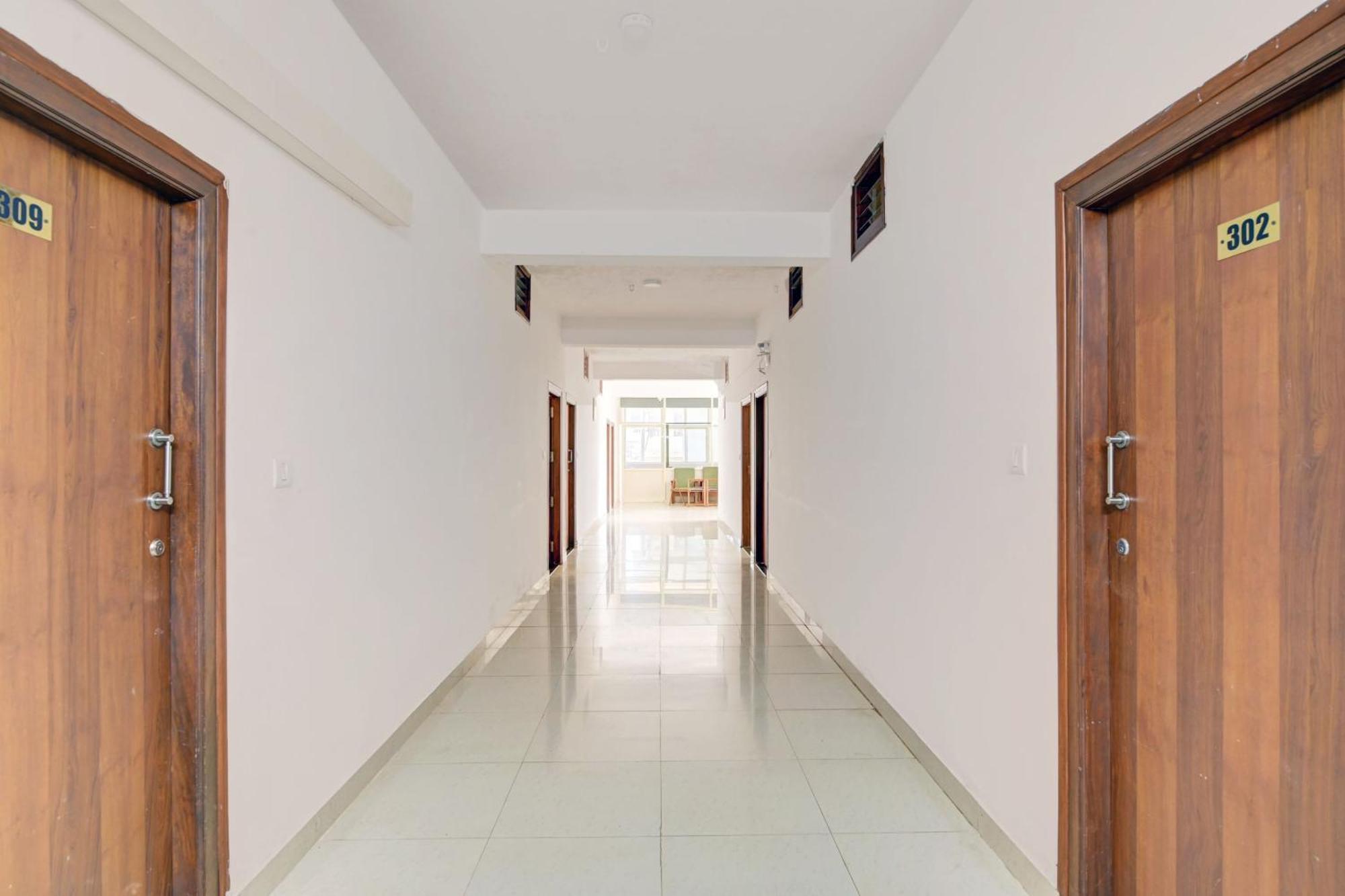 Super Collection O Madikeri City Center Near Ksrtc Bus Stand Coorg Formerly Hotel Ragsys מדיקרי מראה חיצוני תמונה